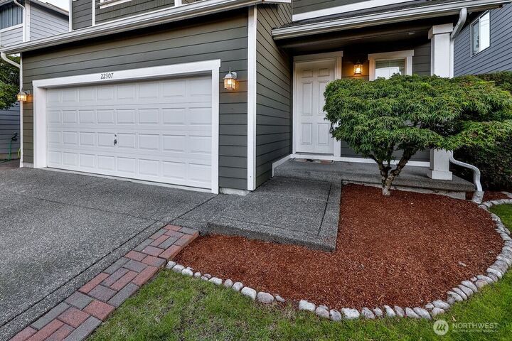 Property Photo:  22907 SE 271st Place  WA 98038 