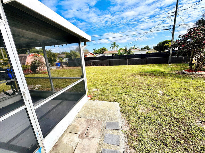 Property Photo: 1411 NW 79th Way FL 33024