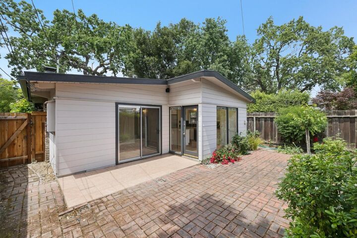 Property Photo:  1565 Stanford Avenue  CA 94306 