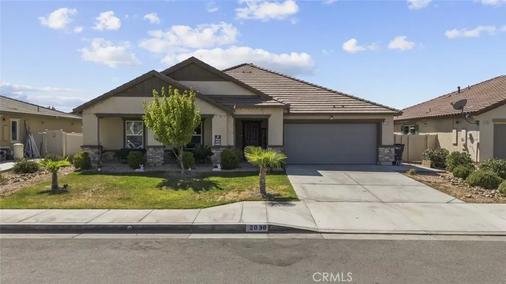 Property Photo:  2030 E Lingard Street  CA 93535 