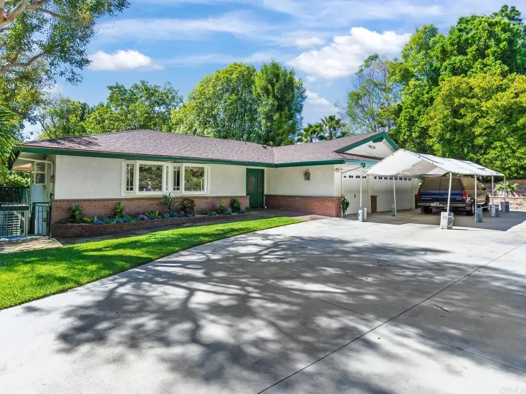Property Photo:  33 Empty Saddle Lane  CA 90274 