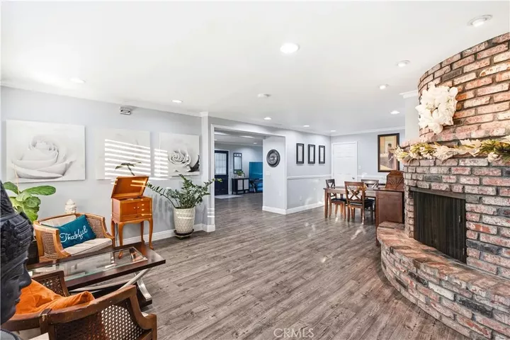 Property Photo: 2102 Pattiz Avenue CA 90815