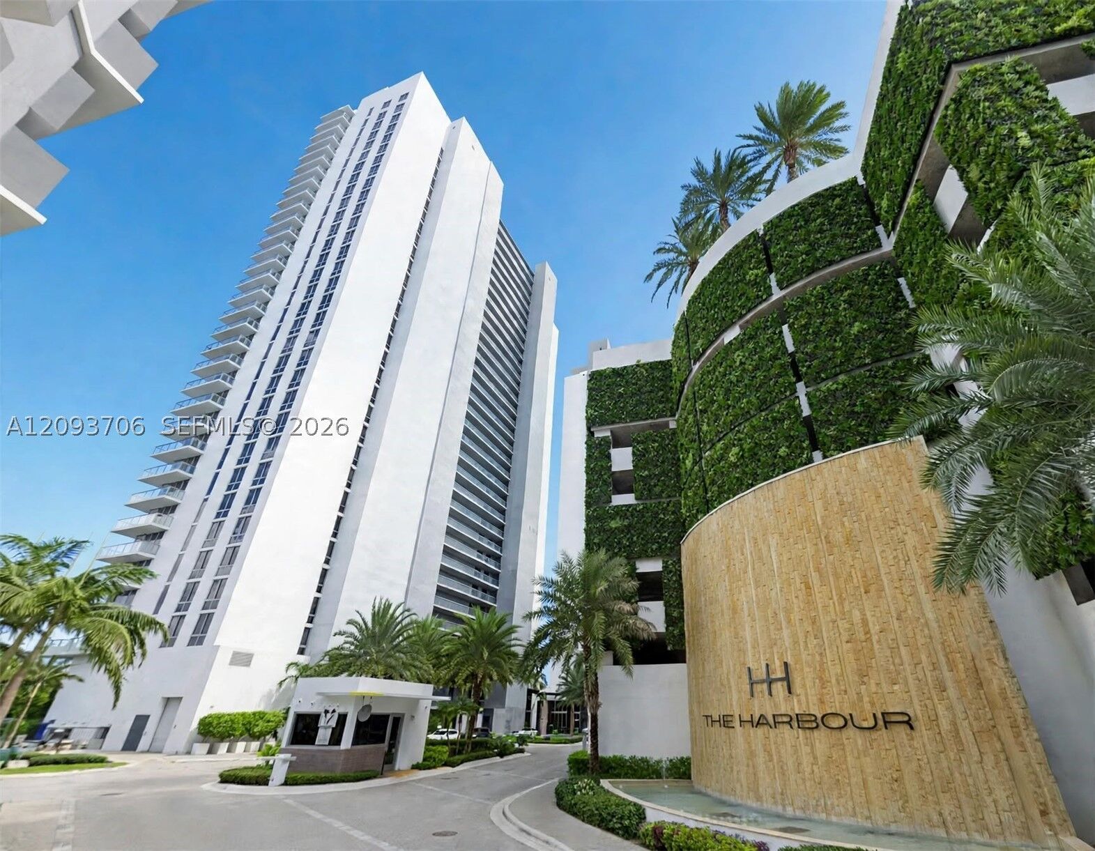 Property Photo:  16385 Biscayne Blvd Lph17  FL 33160 
