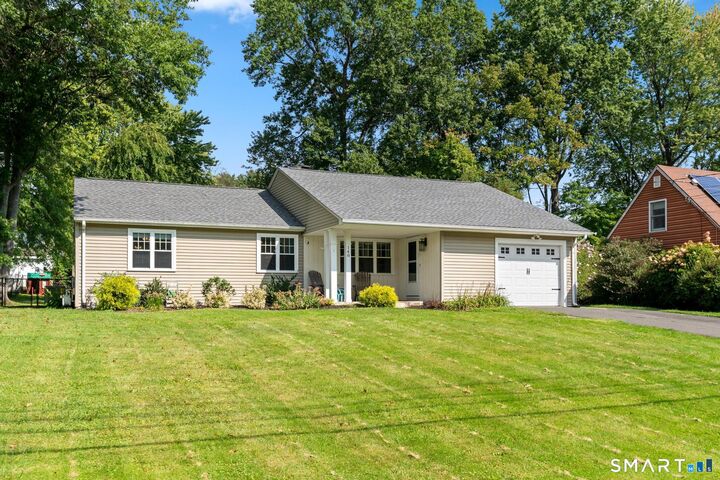 Property Photo:  148 Brewster Road  CT 06117 
