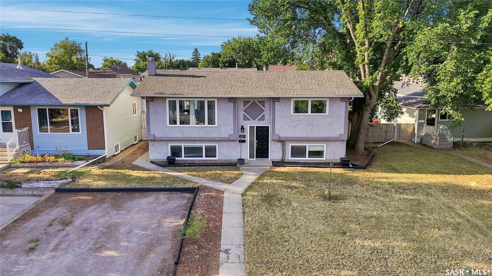 Property Photo:  1109 Lillooet Street W  SK S6H 5A2 