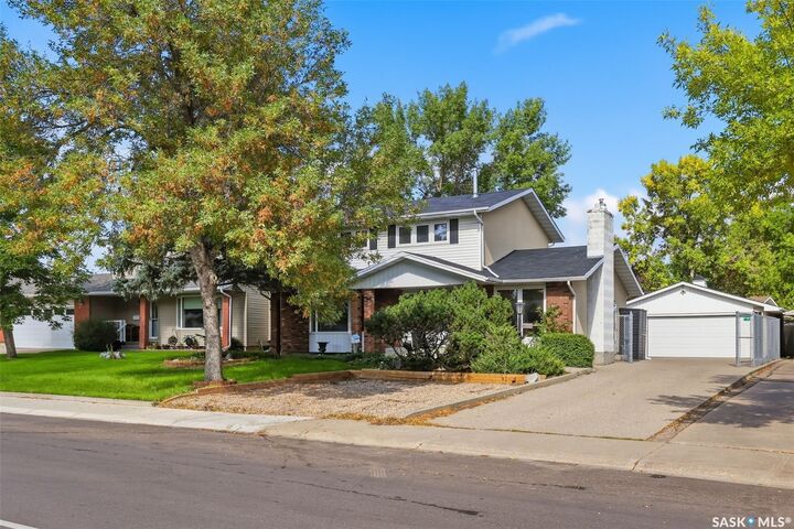 Property Photo:  6218 Sherwood Drive  SK S4T 7G2 