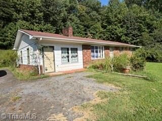 Property Photo:  2101 Mount Sinai Road  NC 28697 