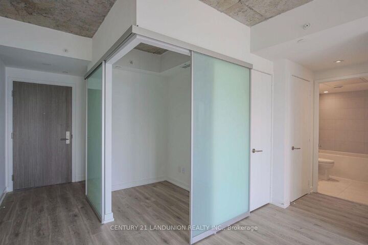 Property Photo:  161 Roehampton Avenue 2802  ON M4P 0C8 