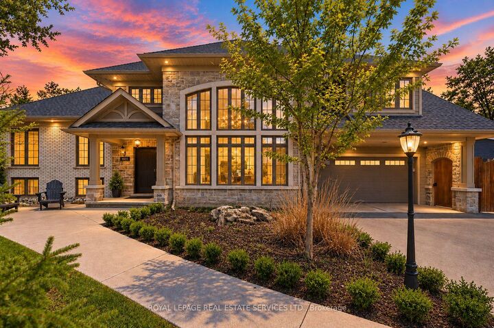 Photo de la propriété: 1601 Venetia Drive ON L6L 1K8