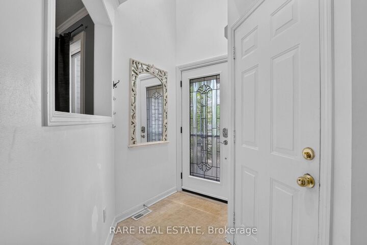 Photo de la propriété: 102 Hawthorne Crescent ON L4N 9Y9