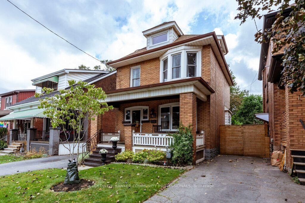 Property Photo: 243 Grosvenor Avenue S ON L8M 3L8