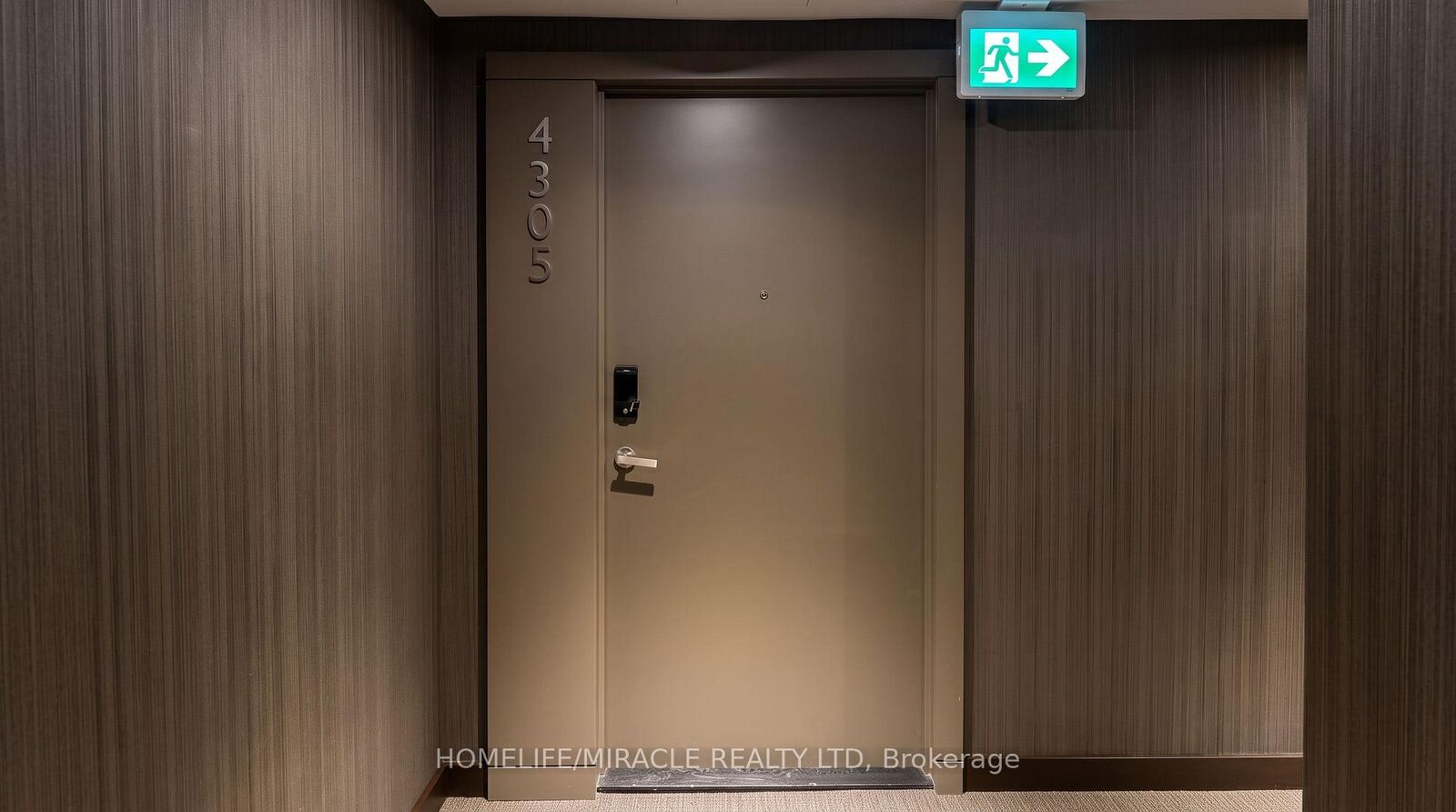 Property Photo:  448 Burnhamthorpe Road 4305  ON L5B 0R4 