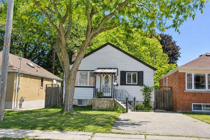 Property Photo:  101 Heale Avenue  ON M1N 3X9 