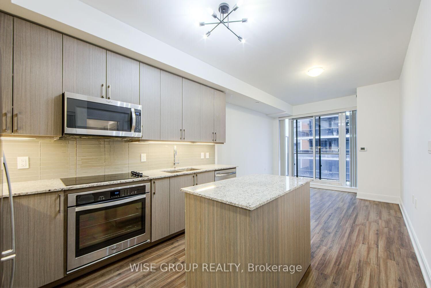 Property Photo:  9600 Yonge Street 1210B  ON L4C 0X3 