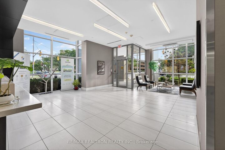 Property Photo:  275 Yorkland Road  ON M2J 0B3 