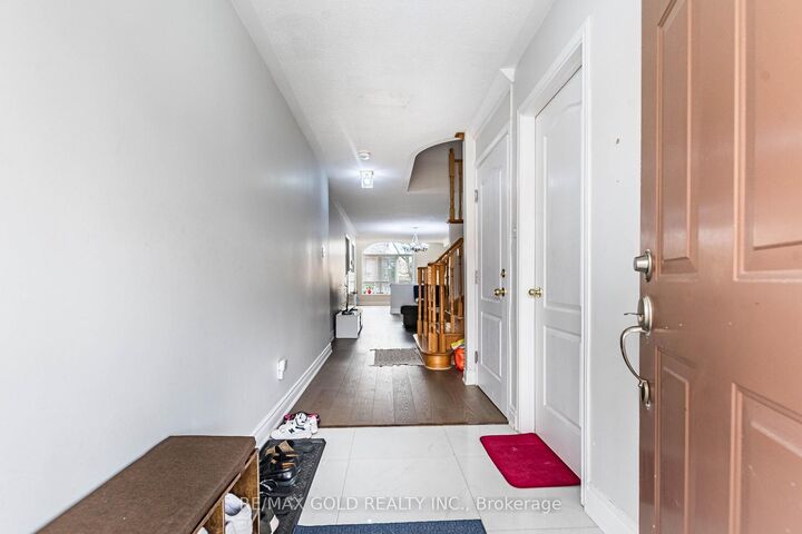 Property Photo:  28 Pauline Crescent  ON L7A 2V4 