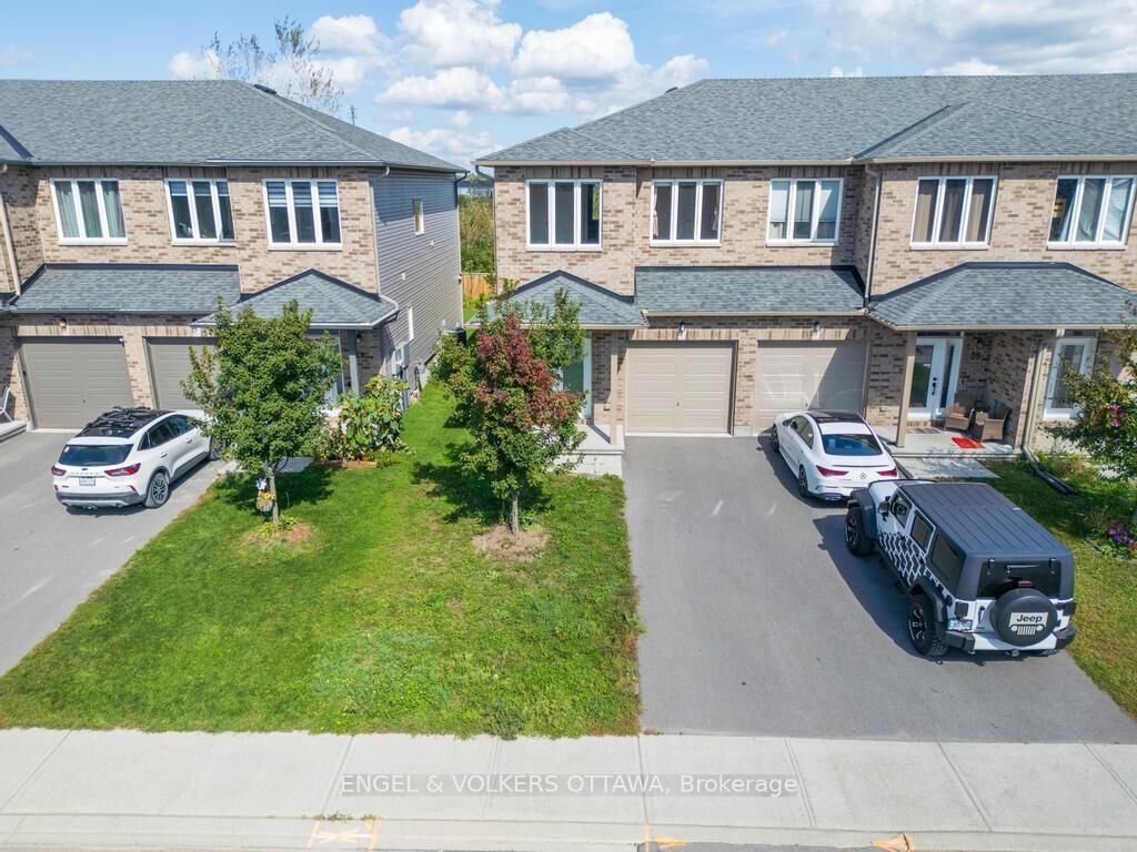 Property Photo:  33 McPhail Road  ON K7C 0P6 