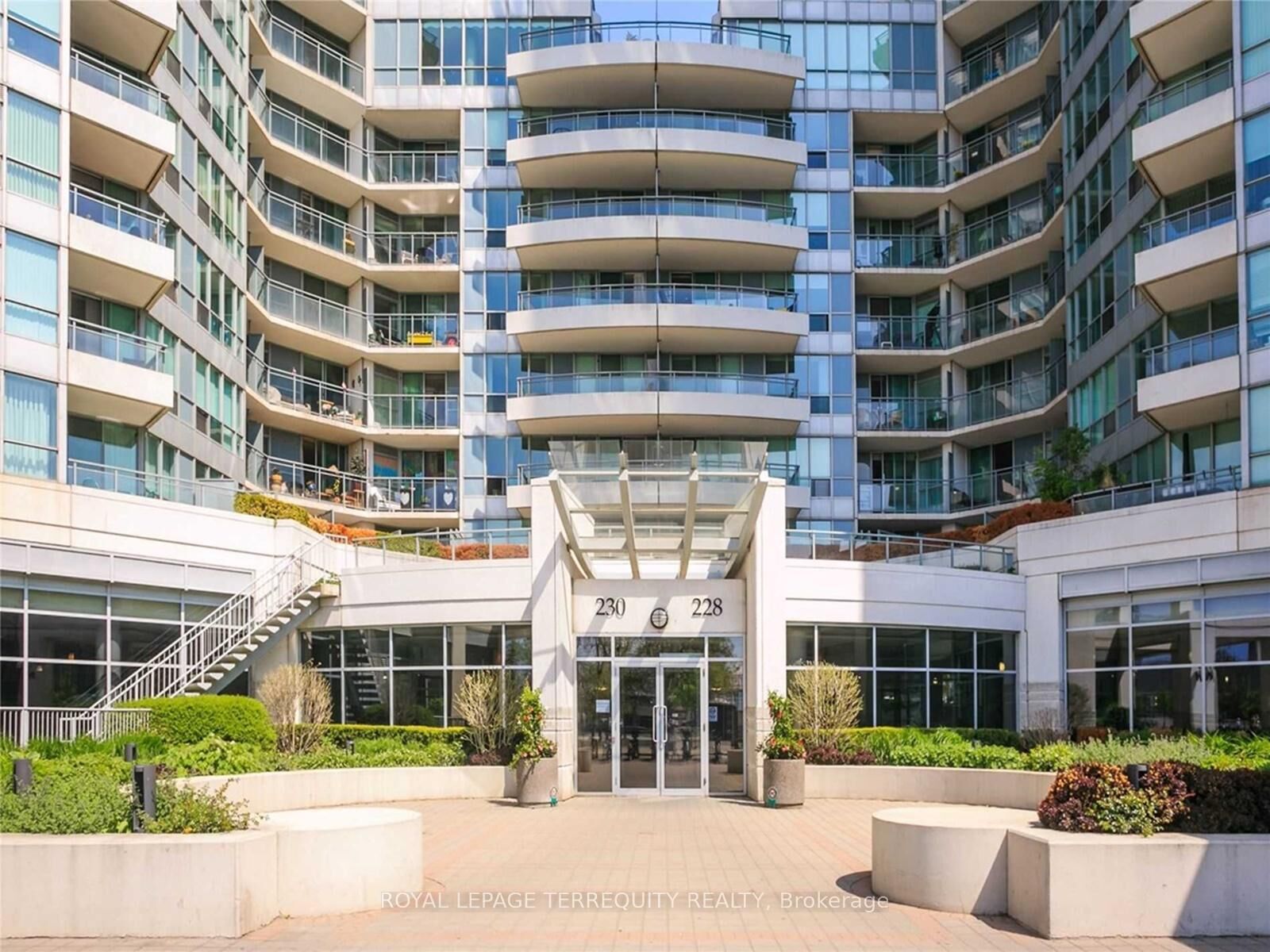 Property Photo:  230 Queens Quay W 2322  ON M5J 2Y7 