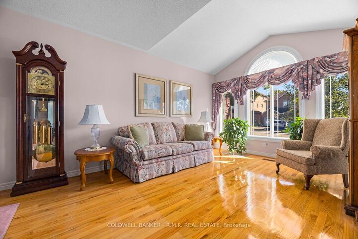 Property Photo:  92 Wheeler Crescent  ON L4A 1L4 