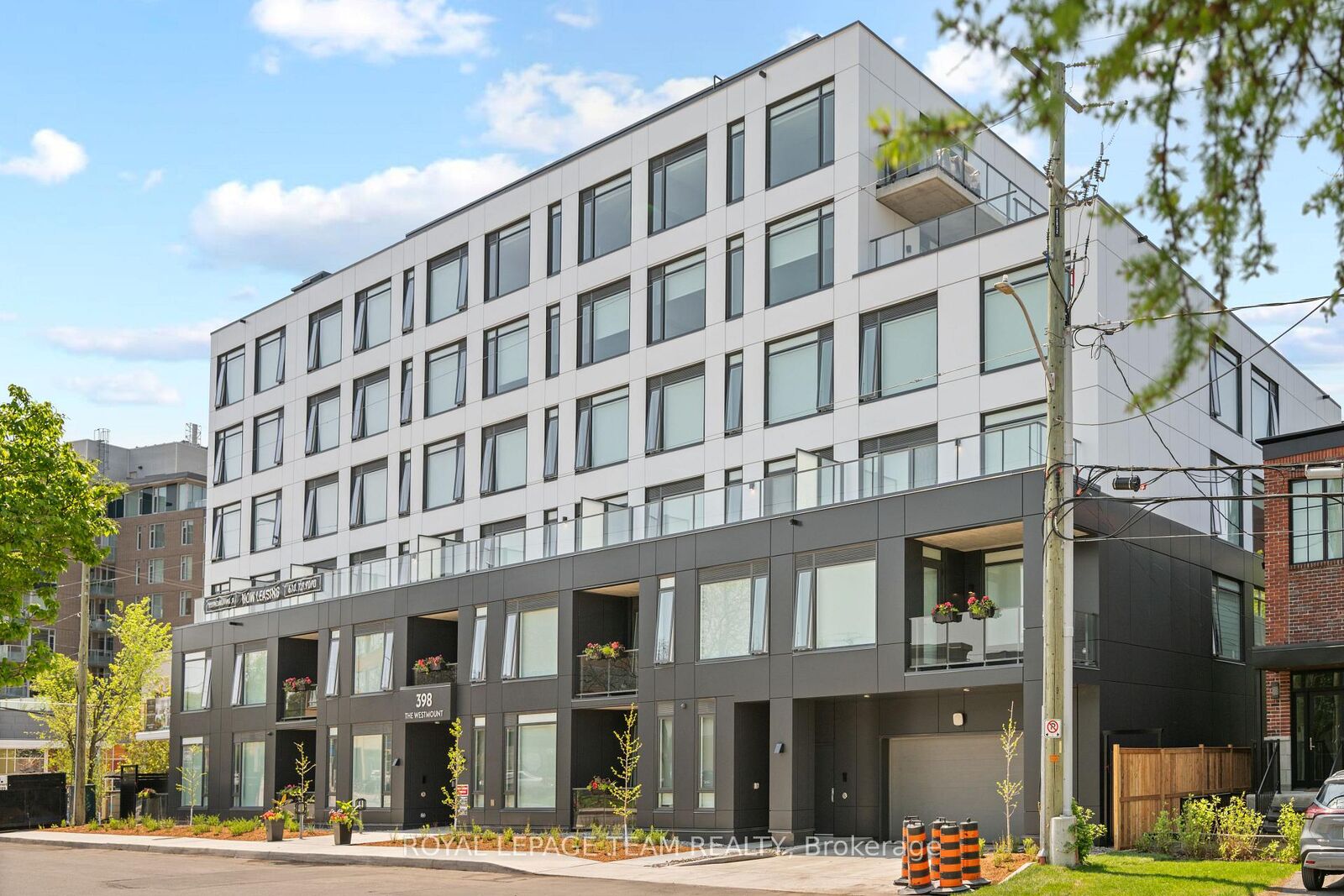 Property Photo:  398 Roosevelt Avenue 313  ON K2A 4J2 