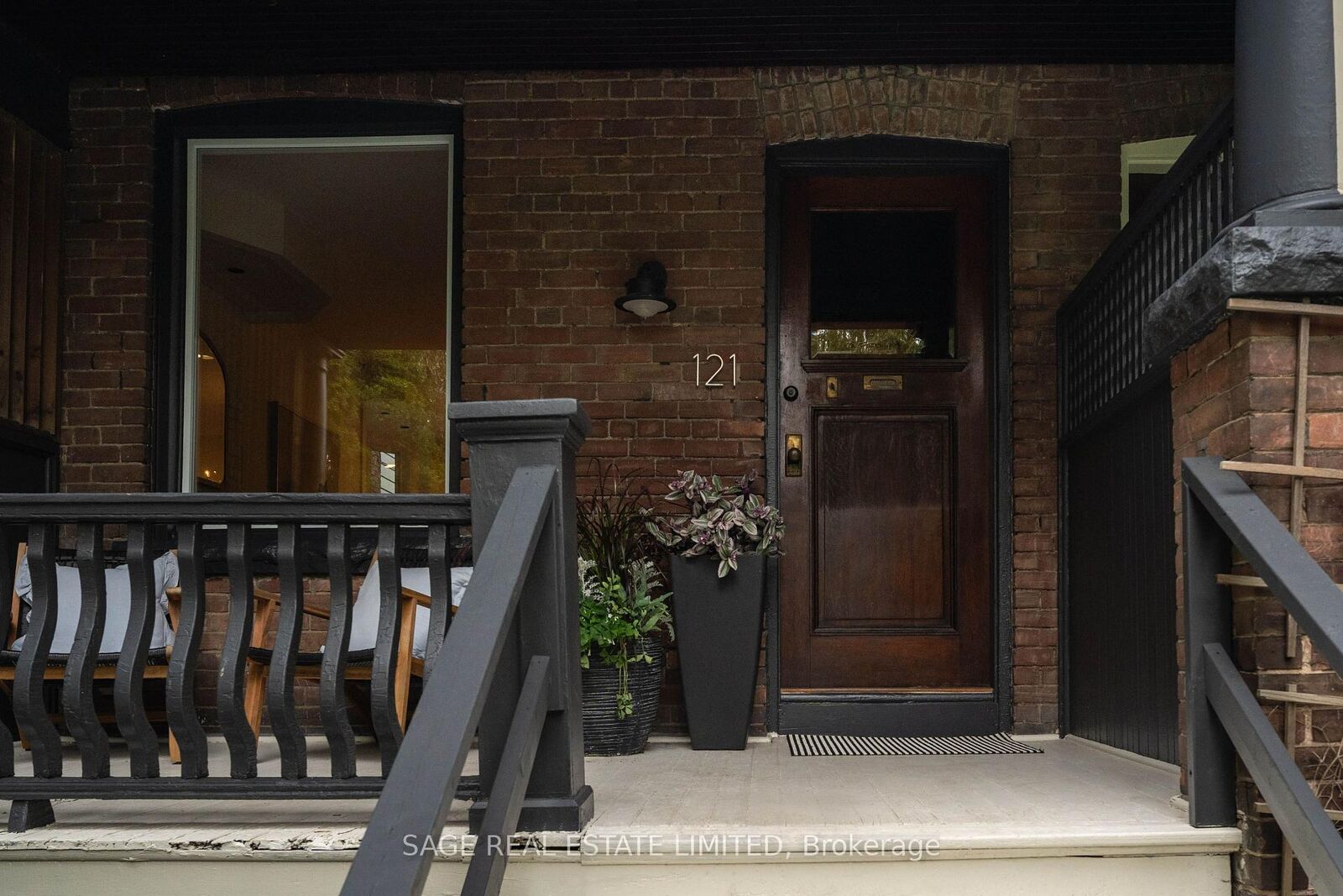 Property Photo: 121 Glendale Avenue ON M6R 2T3
