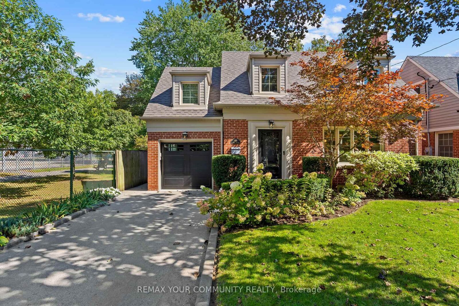 Photo de la propriété: 189 Prince Edward Drive S ON M8Y 3X1
