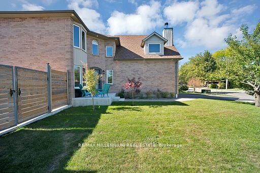 Photo de la propriété: 4165 Credit Pointe Drive ON L5M 3K3