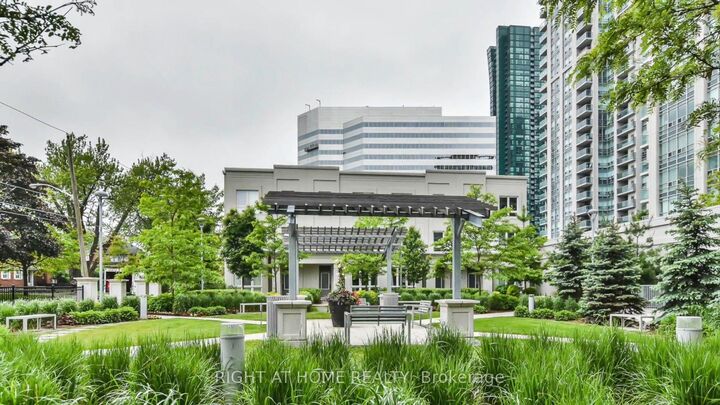 Property Photo:  17 Anndale Drive 1515  ON M5G 2W7 