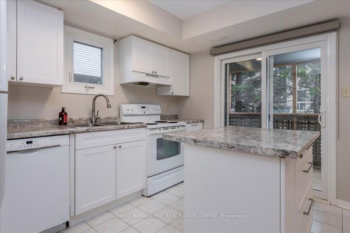 Property Photo:  119 D'Ambrosio Drive 9  ON L4N 7N7 