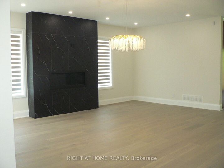 Property Photo:  13 Bell Park Street  ON K2S 1J1 