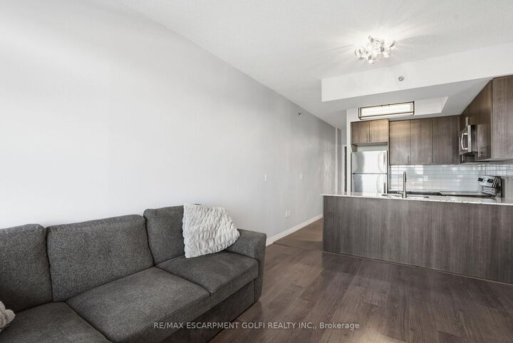 Property Photo:  560 North Service Road 708  ON L3M 0G3 