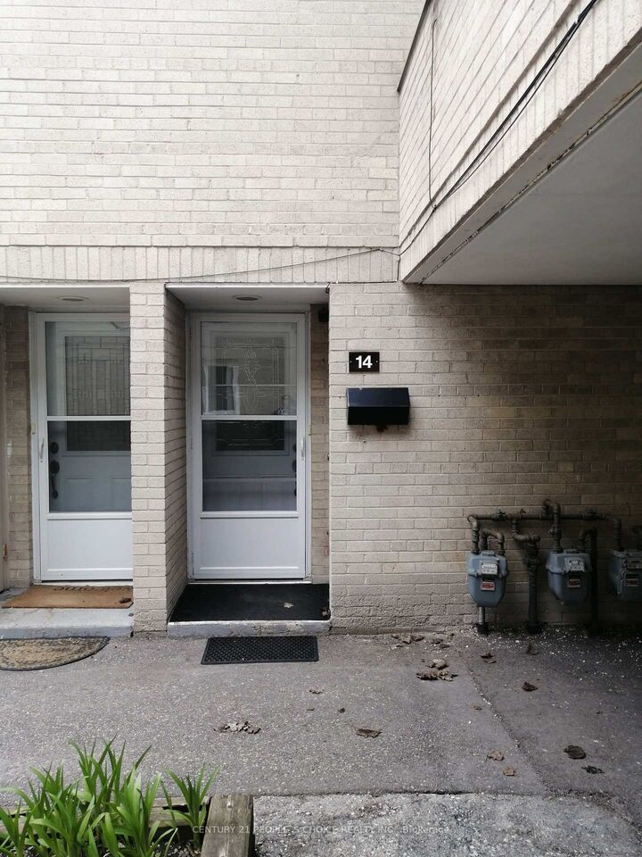 Photo de la propriété: 23 Four Winds Drive 14 ON M3J 1K7