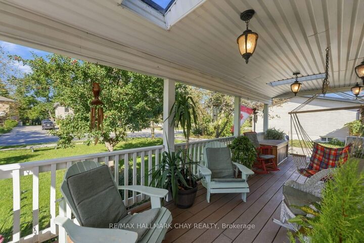 Property Photo:  251 Duckworth Street  ON L4M 3X1 