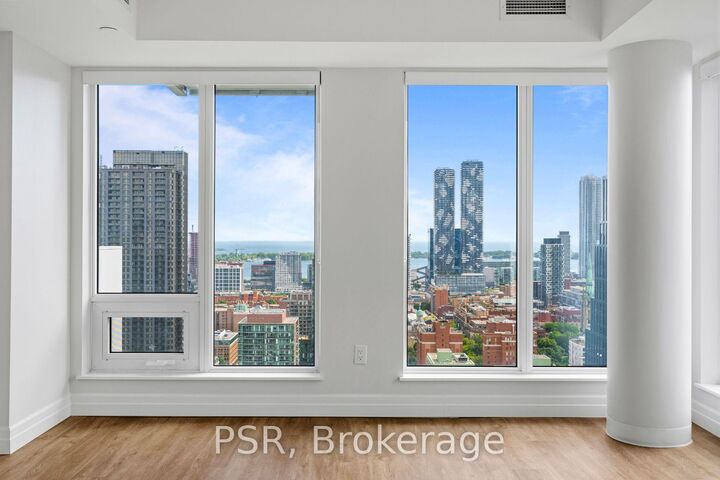 Property Photo:  203 Jarvis Street 1910  ON M5B 0E7 