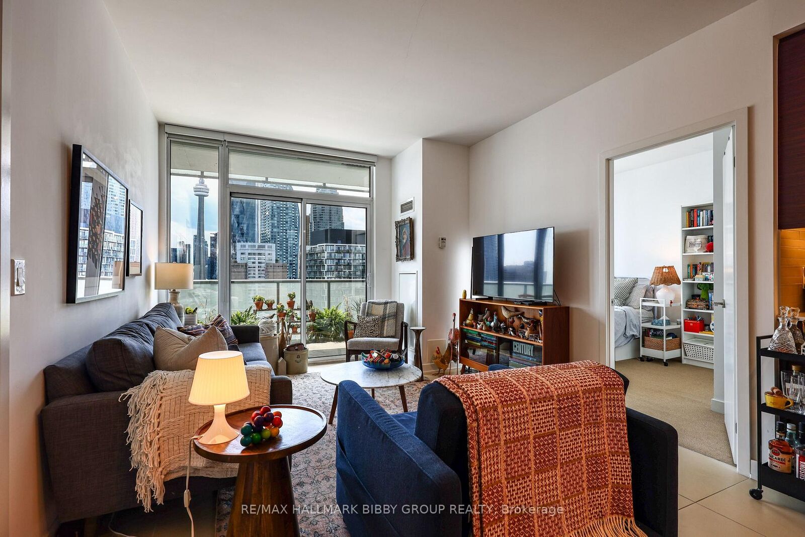 Property Photo: 1 Market Street 2501 ON M5E 0A2