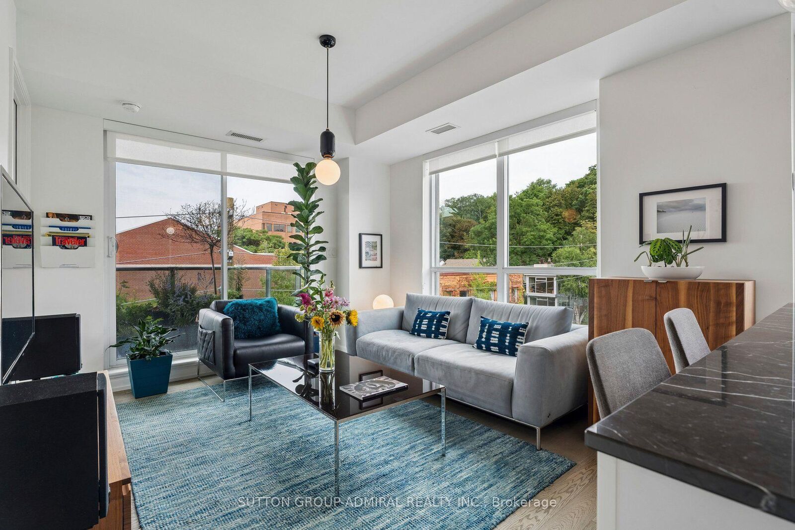 Property Photo:  