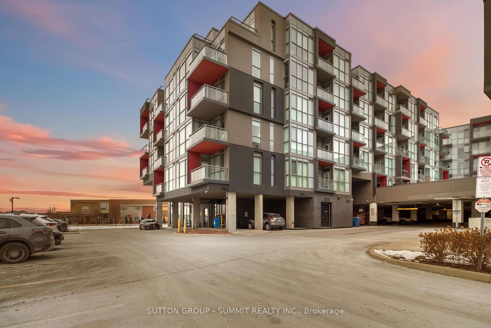 Property Photo:  5220 Dundas Street D422  ON L7L 0J4 