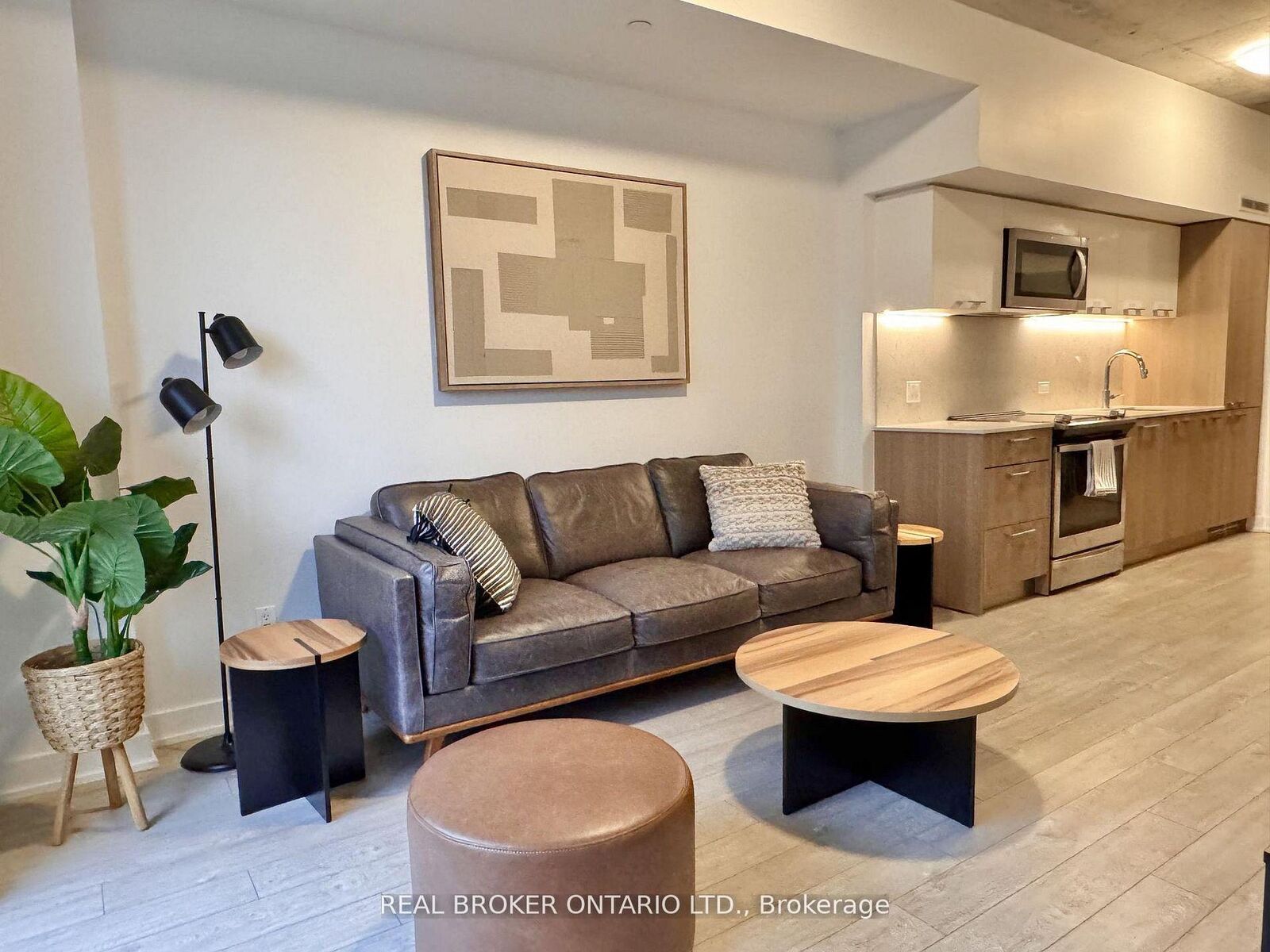 Property Photo:  15 Baseball Place 717  ON M4M 0E6 
