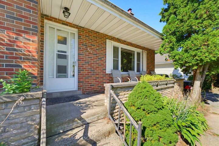 Property Photo: 940 Harvey Place ON L7T 3G1