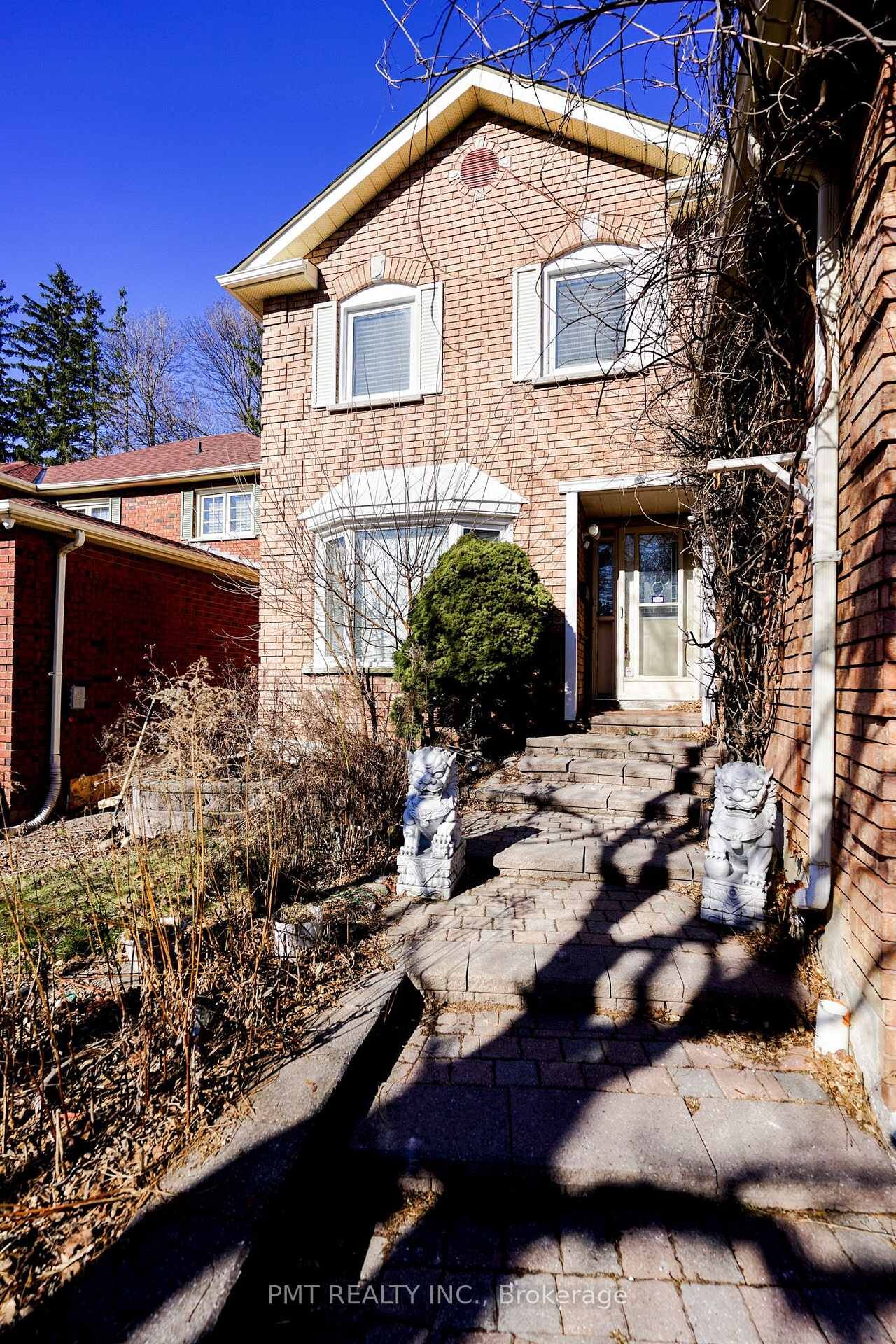 Property Photo:  26 Dartmoor Drive Main  ON M1E 5B2 