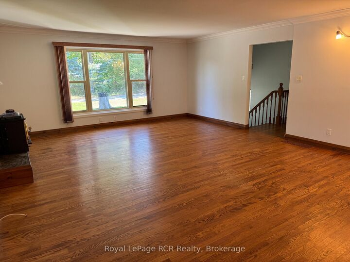 Property Photo: 105 Maple Grove Lane ON N4K 0G2