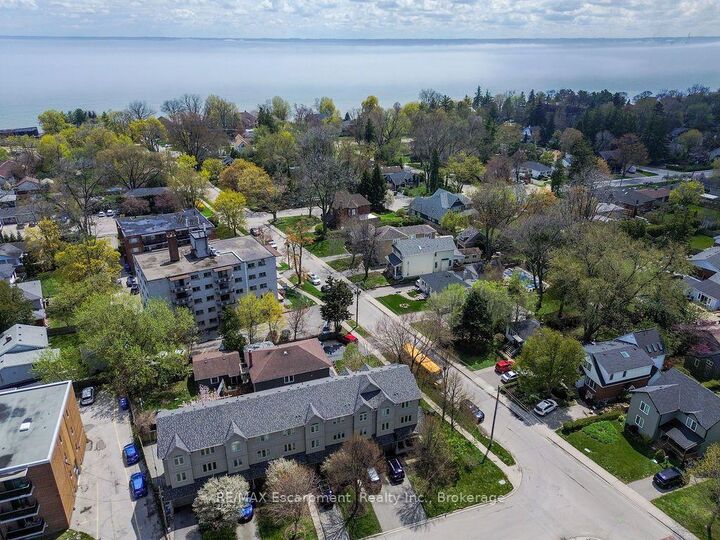 Photo de la propriété: 2430 Second Street ON L7R 3K1