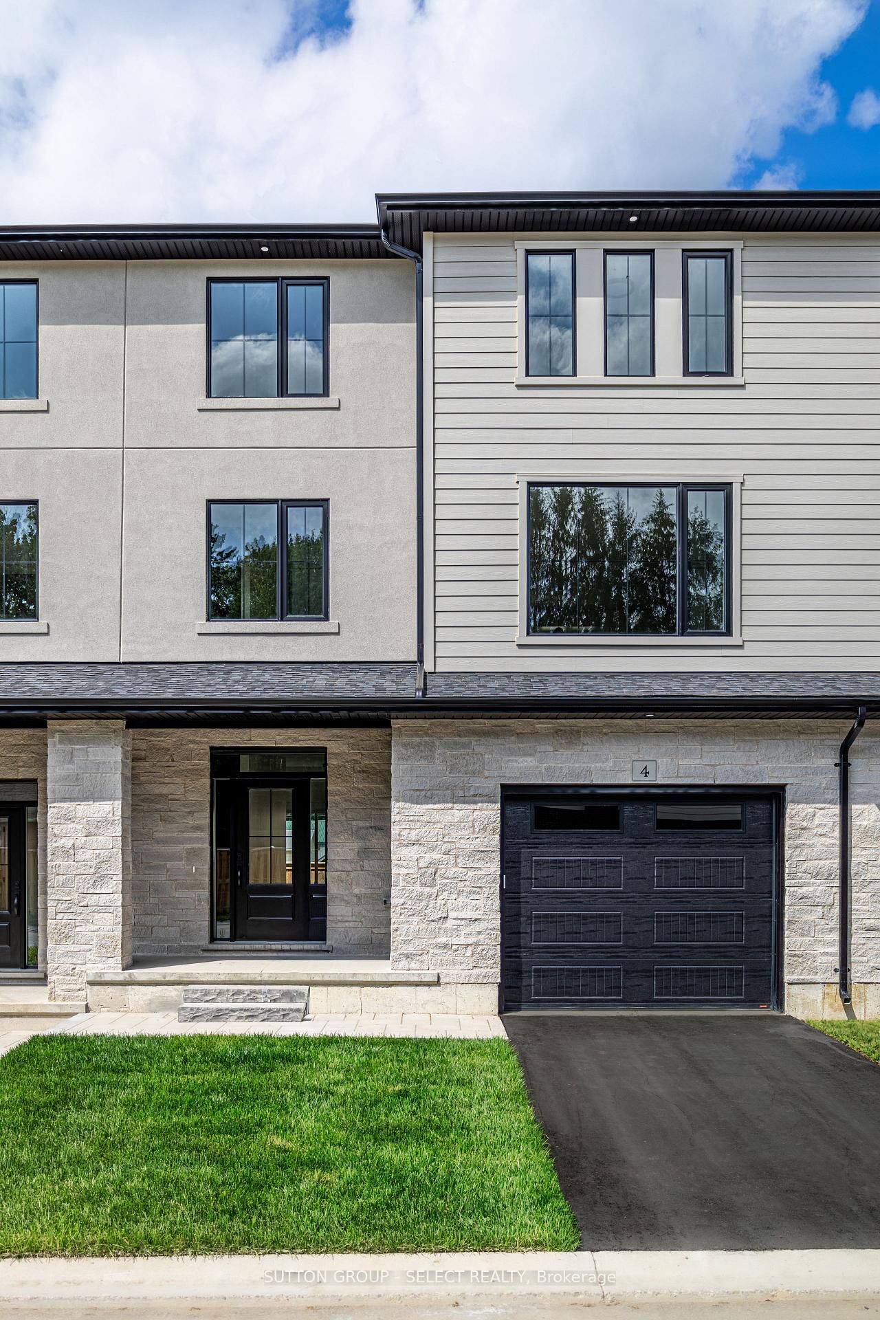 Photo de la propriété: 233 Upper Queen Street 4 ON N0M 2P0