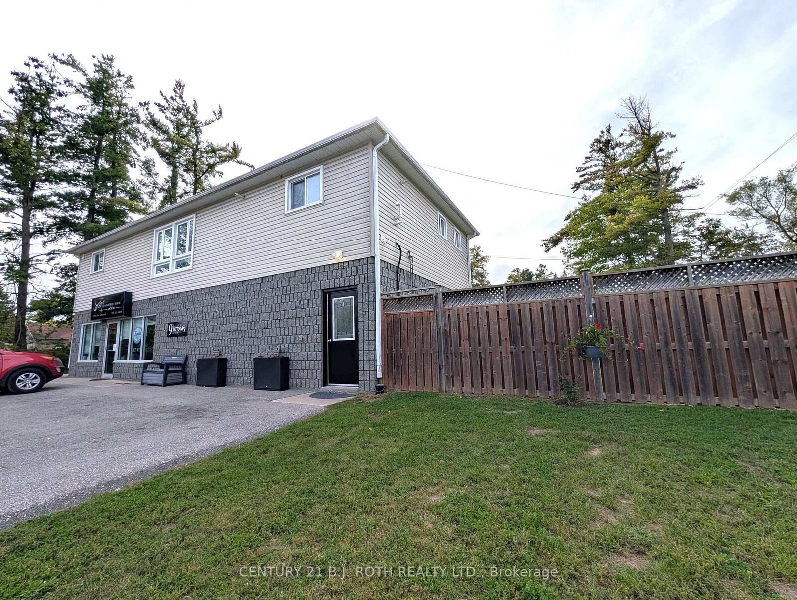 Property Photo:  2394 25 Side Road 2  ON L9S 2G2 