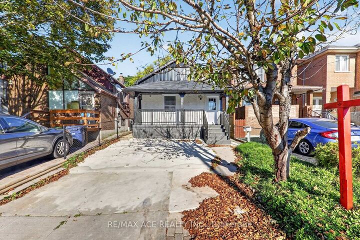 Photo de la propriété: 47 Laurel Avenue ON M1K 3J4