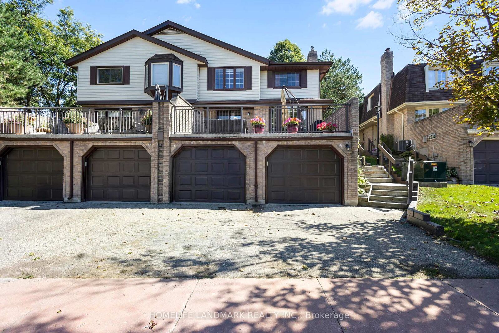 Property Photo: 475 Beechwood Drive 4 ON N2T 1H8
