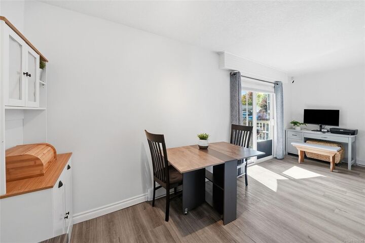 Property Photo:  129 Sixth Ave E #6  BC V9K 1R2 