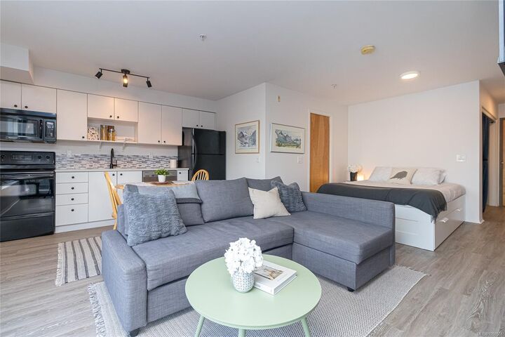 Property Photo:  932 Johnson St #303  BC V8V 3N4 