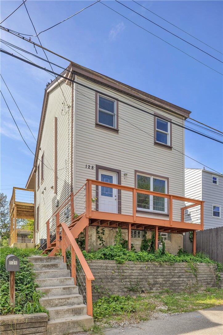 Property Photo:  128 Weber Way  PA 15210 