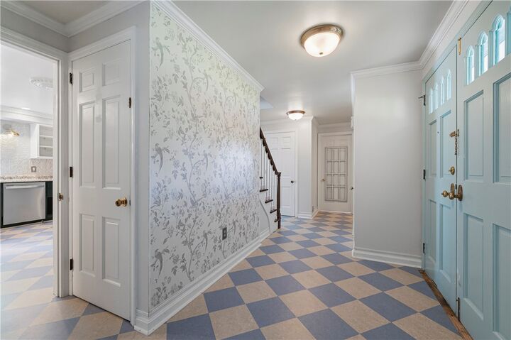 Property Photo: 1640 Pinetree Drive PA 15241